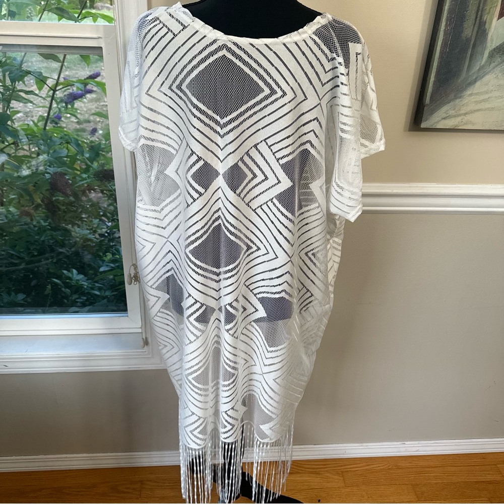 White‎ Geometric Patterned Fringe Cover-Up - Picture 7 of 7